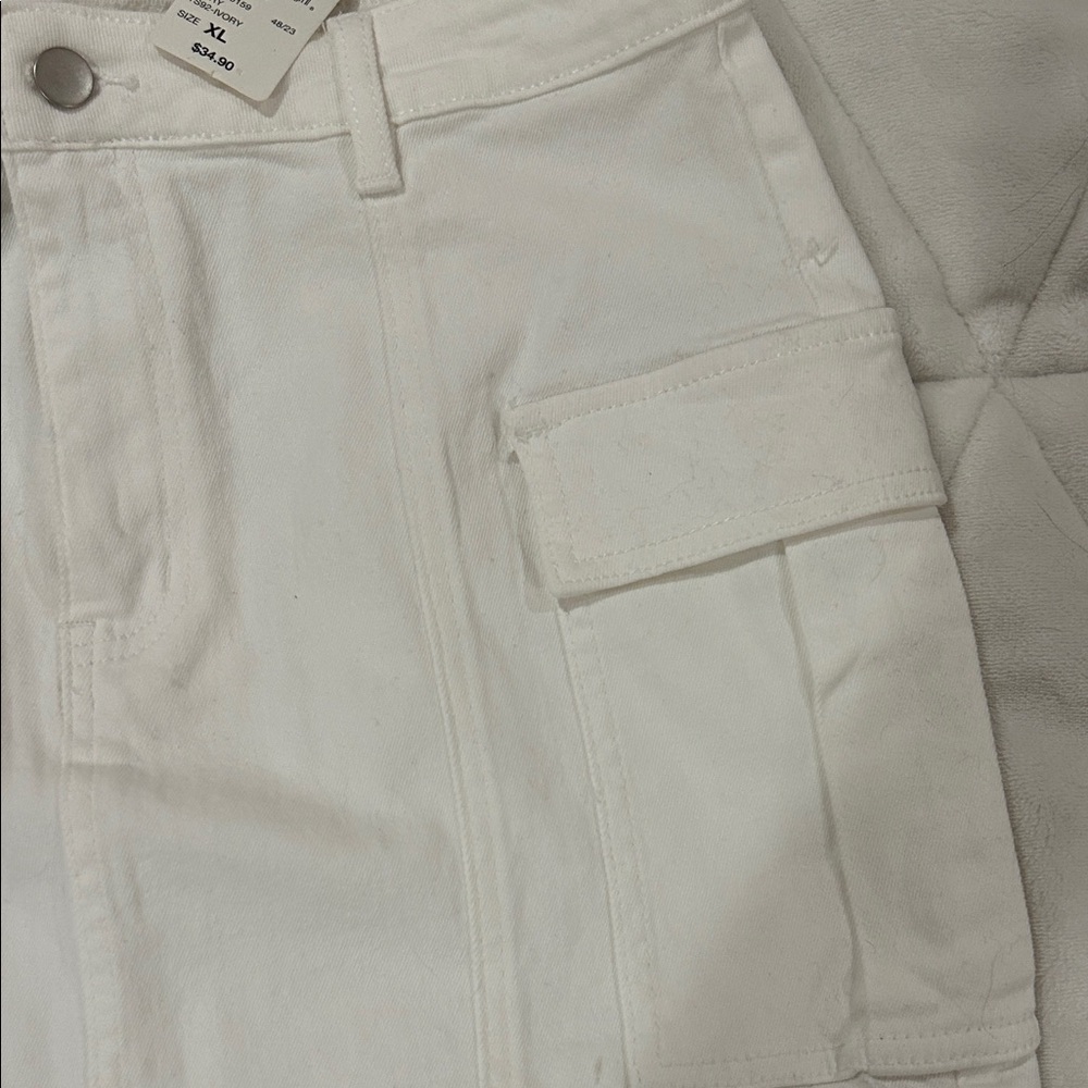 Women's White Mini Skirt - Picture 4 of 7